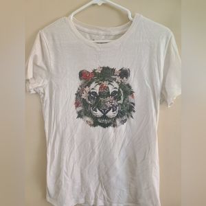 Aeropostale white tee with tiger flower